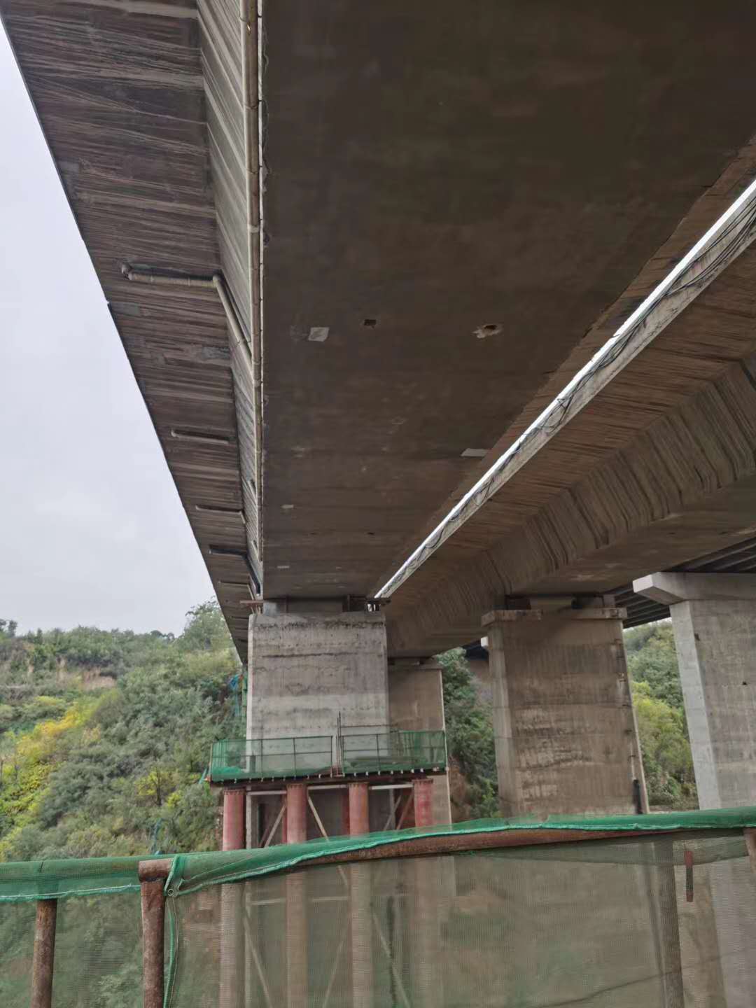 阜新桥梁加固前制定可行设计方案图并用对施工方法